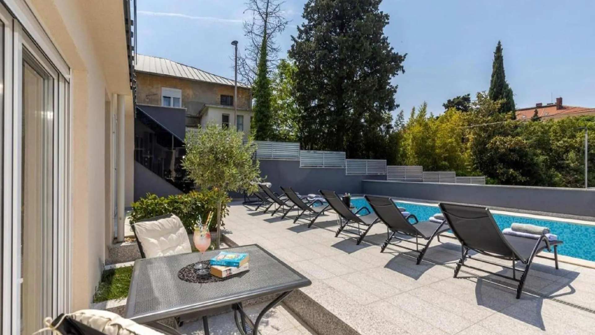 Apartment Adorable Home With Balcony And Swimming Pool Crikvenica