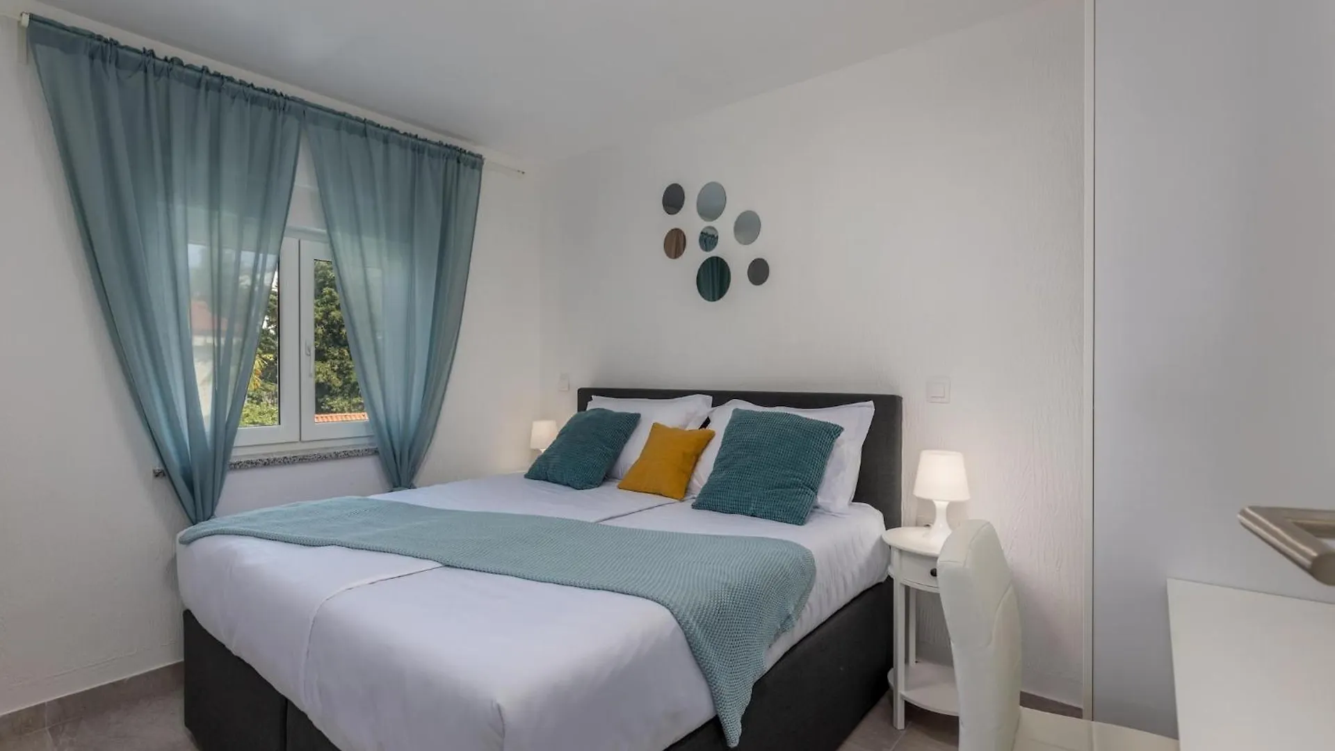 Adorable Home With Balcony And Swimming Pool Crikvenica Apartment