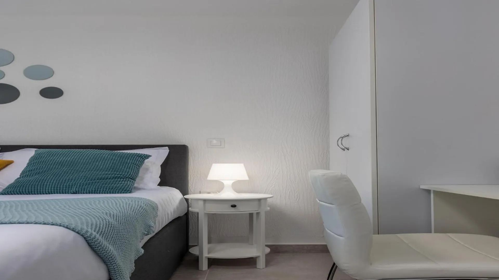 Adorable Home With Balcony And Swimming Pool Crikvenica Apartment