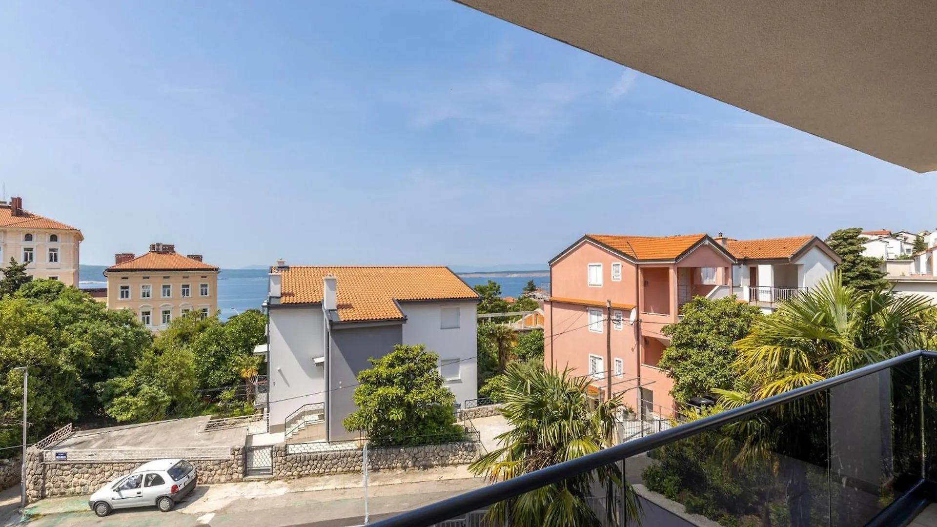 Apartmán Adorable Home With Balcony And Swimming Pool Crikvenica